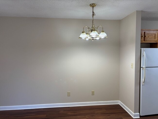 Building Photo - 373