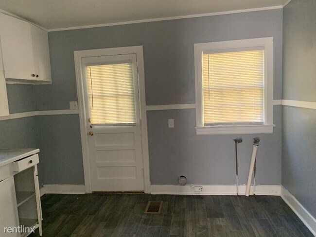 Building Photo - 2 br, 1 bath House - 136 N Sunset Ter