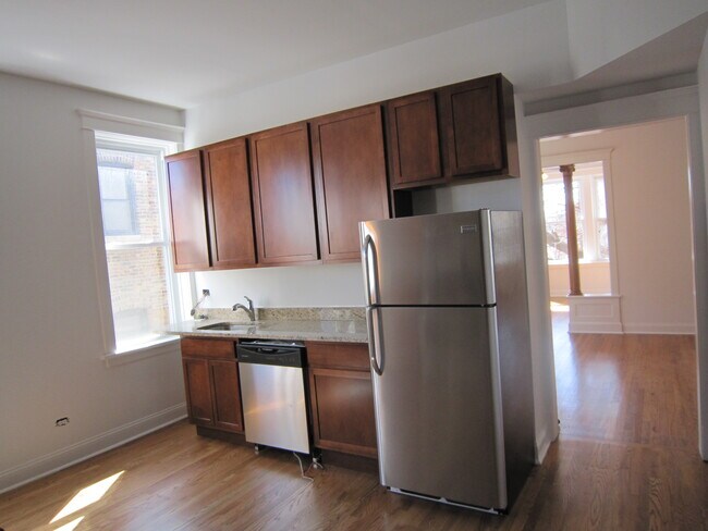 Foto del edificio - 3919 N Greenview Ave