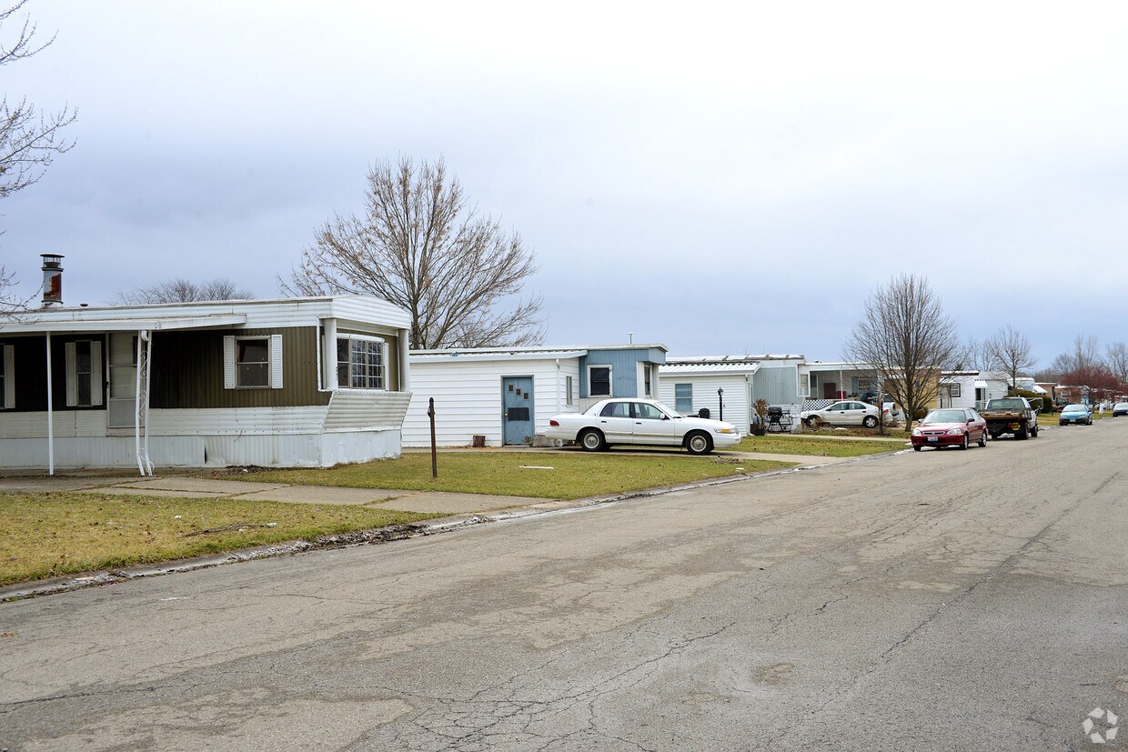 Primary Photo - Brookside Village