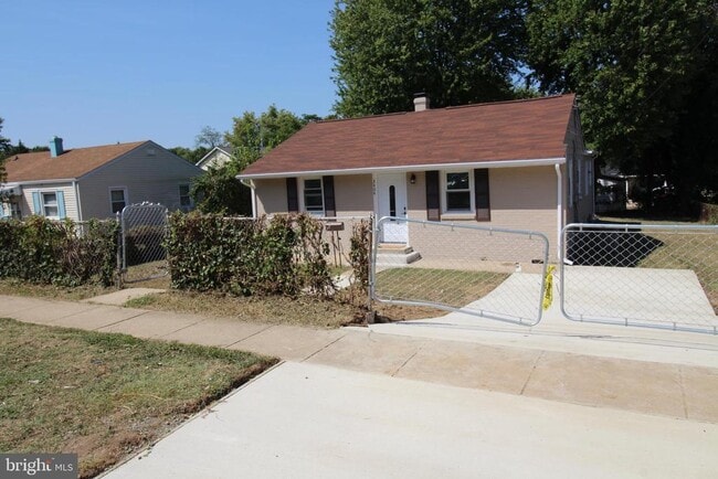 Building Photo - 3404 Elmwood Dr