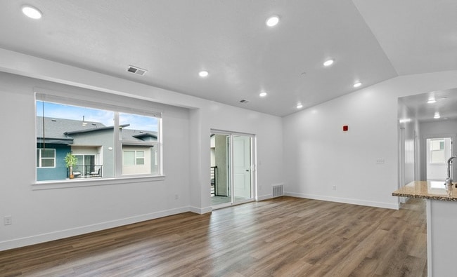Building Photo - 536 N 130 E