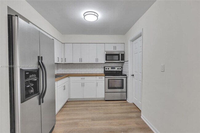 Foto del edificio - 6420 Washington St