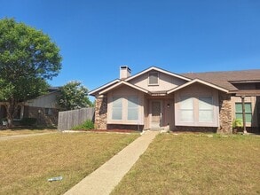 Building Photo - 3944-3946 Queens Ct