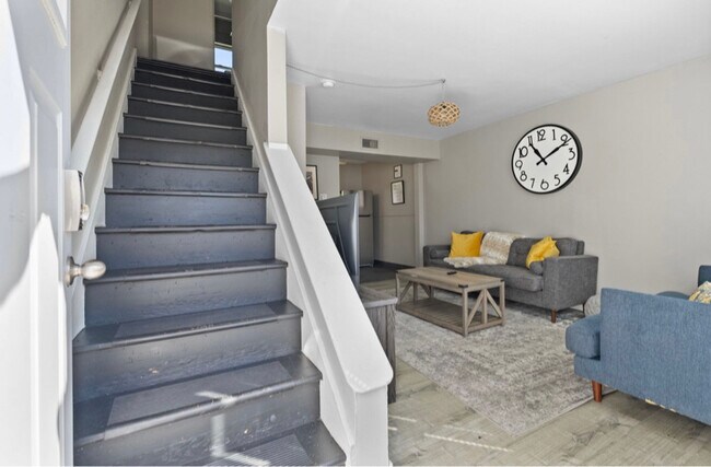 Foto del edificio - 482 E Norwich Ave