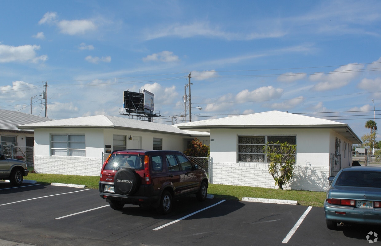 Building Photo - 361 NW 35th Ct
