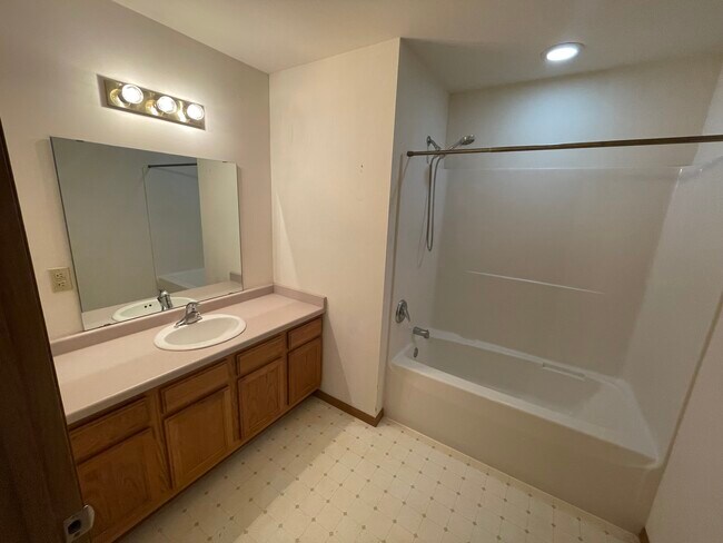 Bathroom - 538 Partridge
