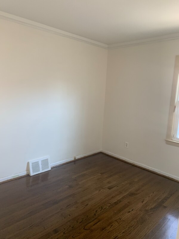 Foto del edificio - 8640 Riverdale St