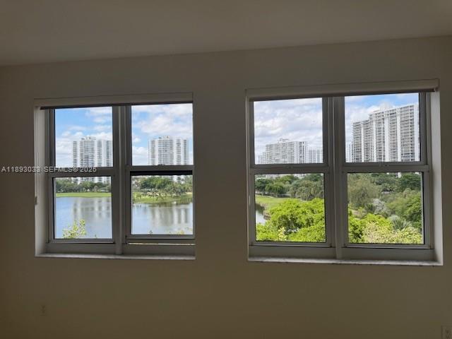 Foto del edificio - 20000 E Country Club Dr