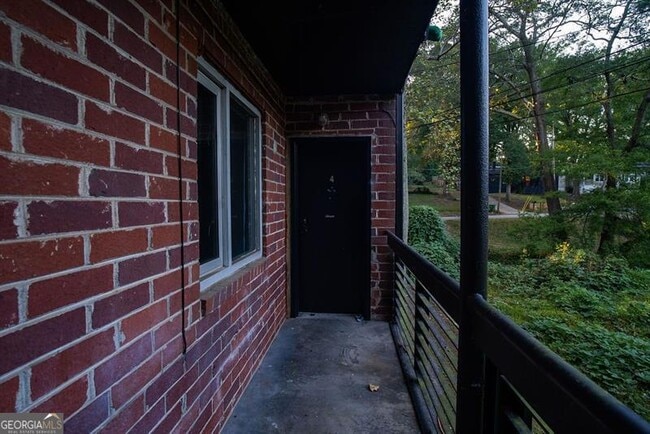 Foto del edificio - 15 Burbank Dr NW