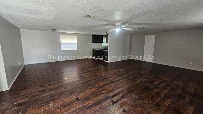Foto del edificio - 2749 Frontier Ave