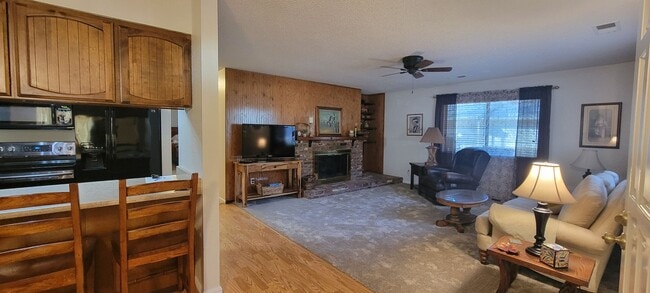 Foto del edificio - Low Maintenance Lifestyle Near Sacramento River Trail