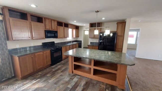 Building Photo - 3 br, 2 bath Mobile Home - 24489 Edwin Dr