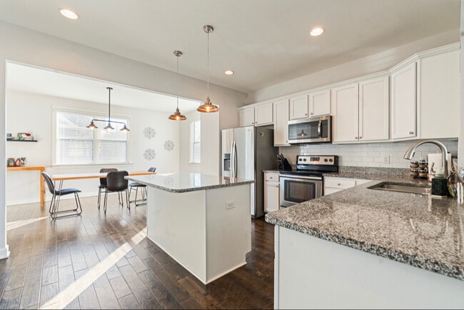 Photo - 705 Ellie Dr House