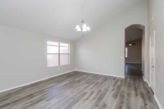 Building Photo - 2857 S Coyote Canyon