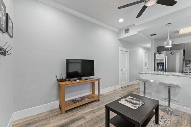 Foto del edificio - 412 Drew St