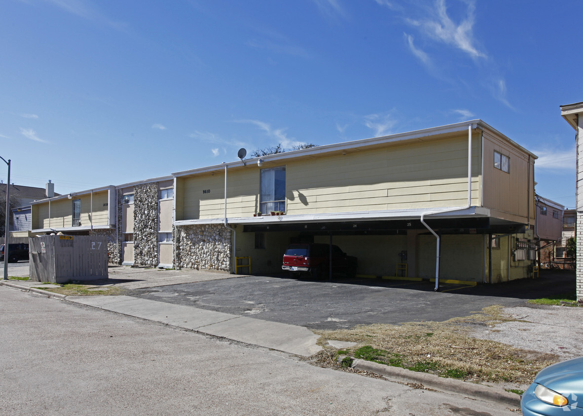 Building Photo - 9610 Marlive Ln