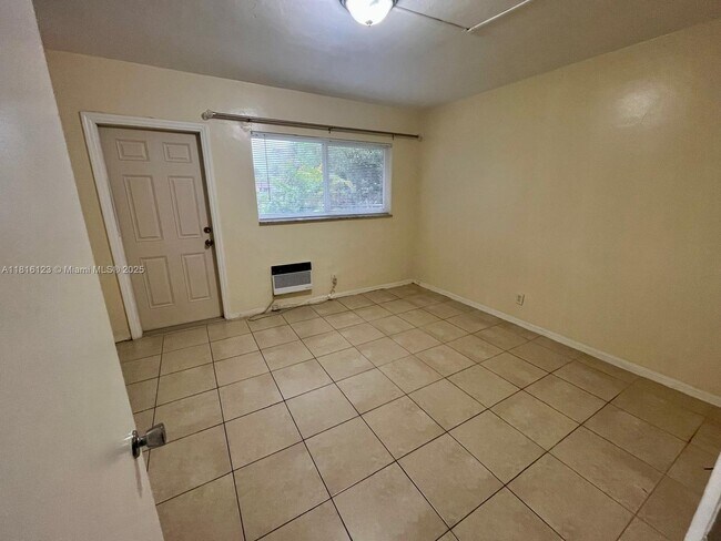 Foto del edificio - 2838 Madison St