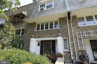 Building Photo - 254 Meehan Ave