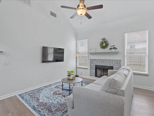 Foto del edificio - 5303 Edenbourgh Ln