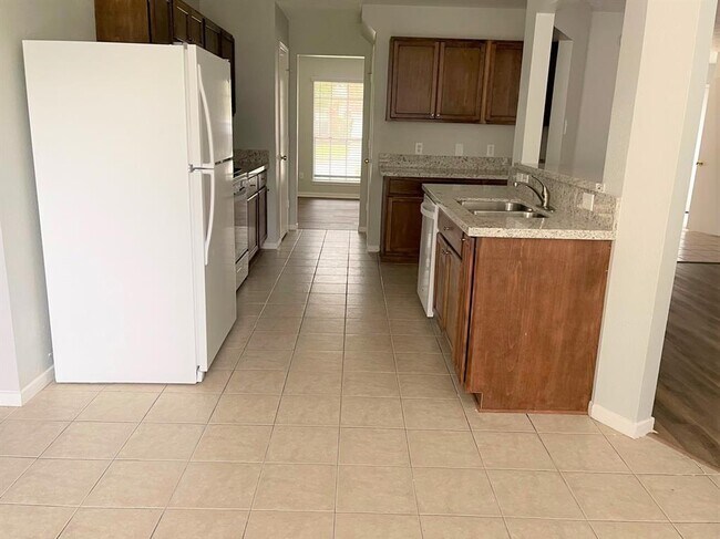 Building Photo - 22715 Tara Way Dr