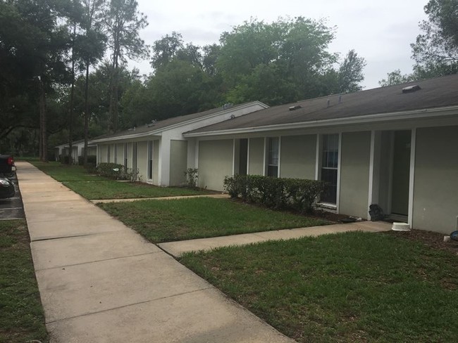 Building Photo - Greenmeadow Apartments