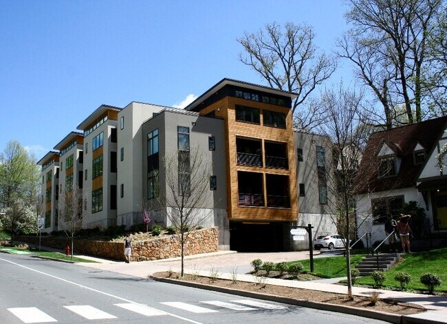 Building Photo - 1600 Jefferson Park Ave