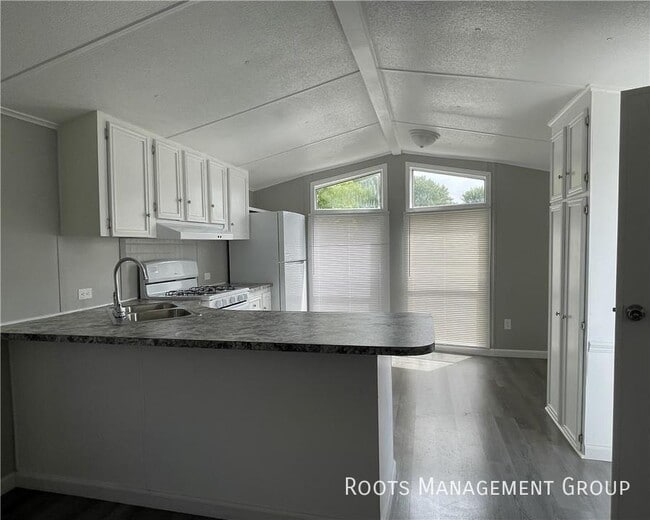 Building Photo - Home Available to Lease - Apply Today!