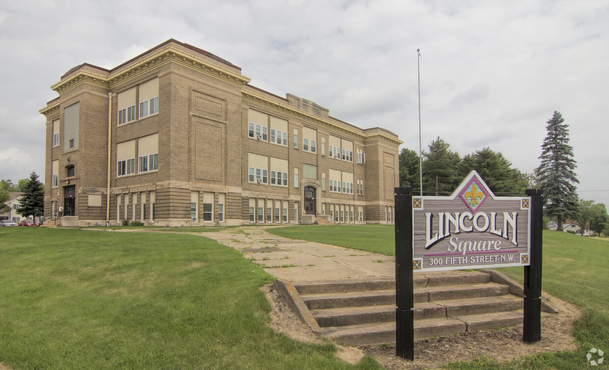 Lincoln Square Apartments Apartments in Chisholm, MN