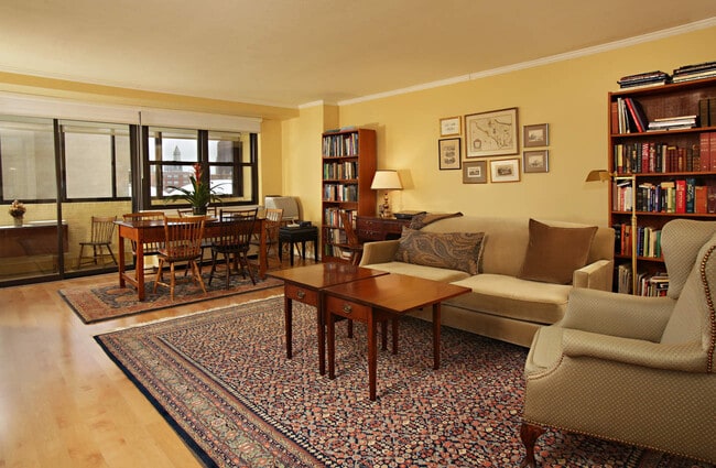 Building Photo - 6 Whittier Pl