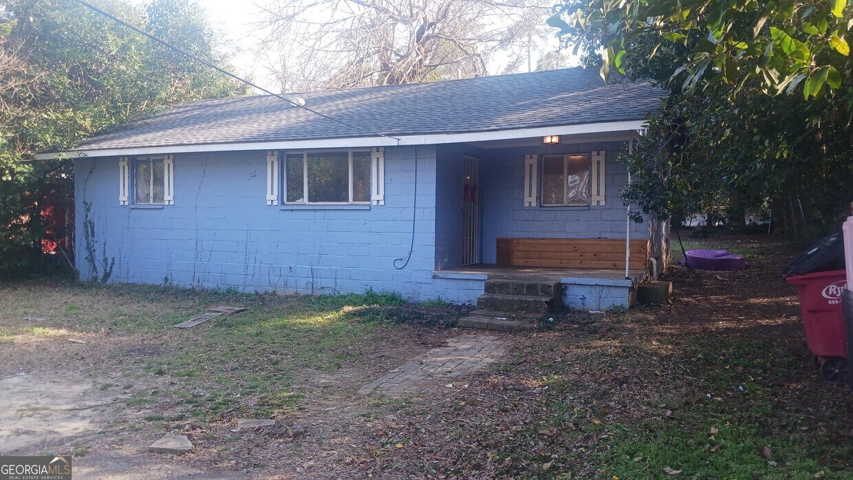 Building Photo - 2370 Rogers Pl