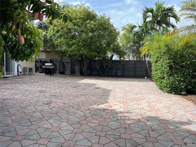 Foto del edificio - 9140 SW 153rd Ave