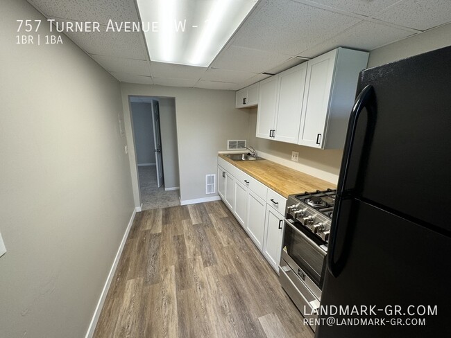 Building Photo - 757 Turner Ave NW
