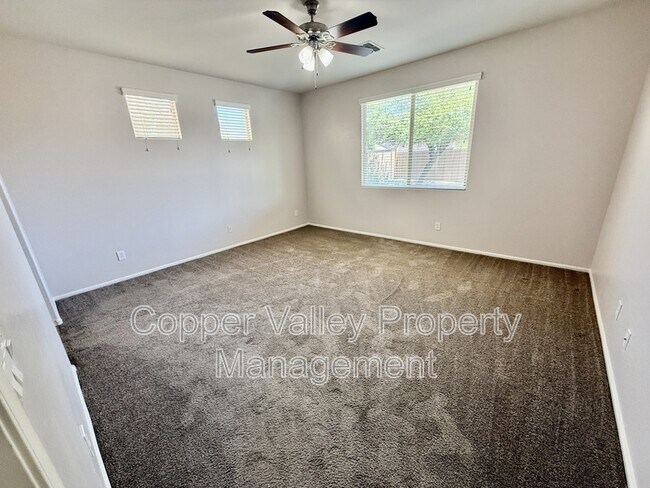 Foto del edificio - 5511 W Desperado Way