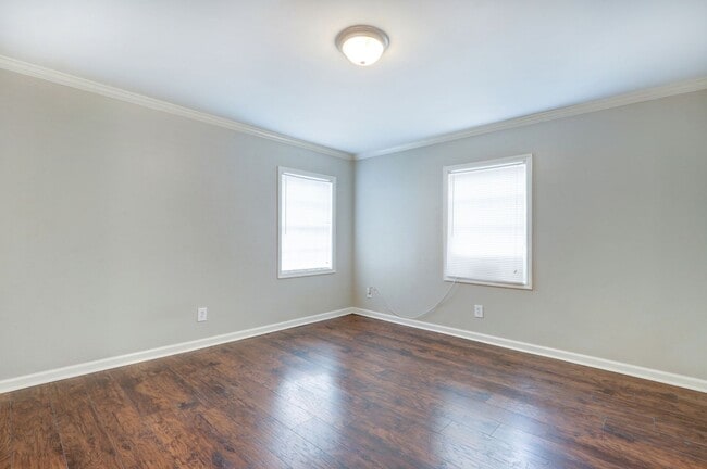 Building Photo - 1602