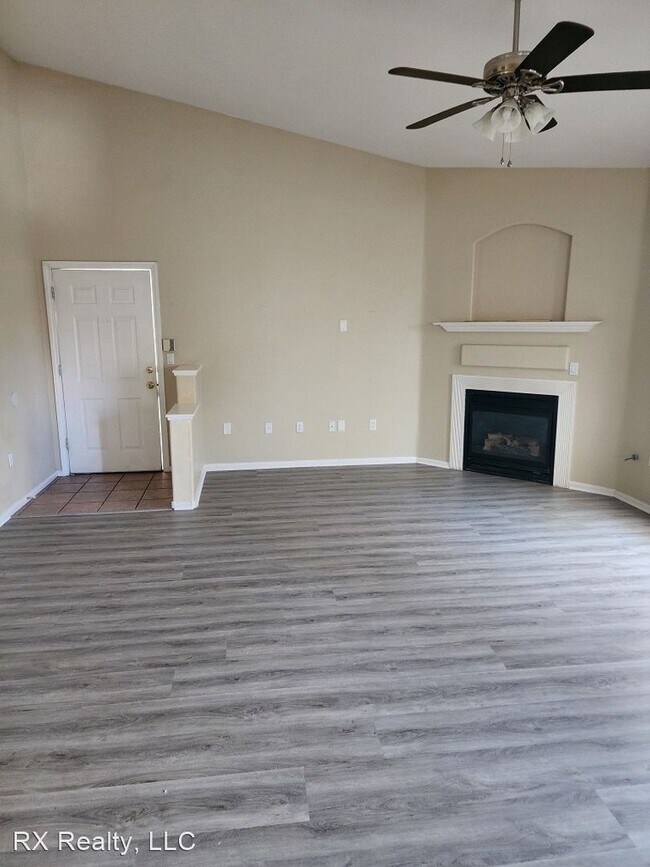 Building Photo - 2 br, 2 bath House - 3917 Lazy Pine St # 203
