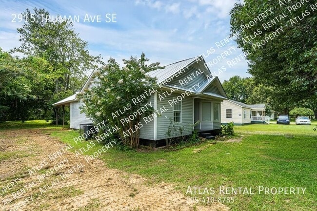 Building Photo - 2915 Truman Ave SE