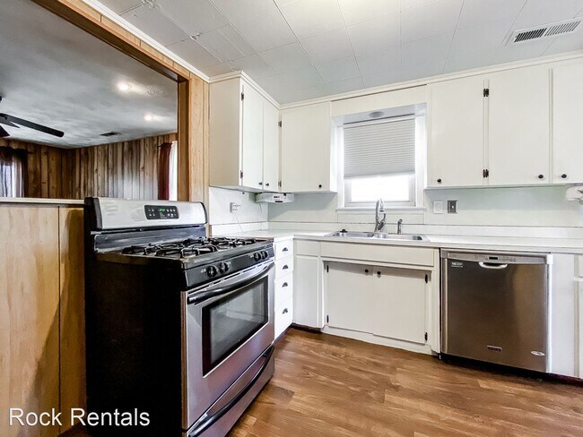 Building Photo - 3 br, 1 bath House - 1516 Woodlawn