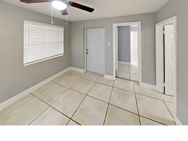 Foto del edificio - 4841 NW 11th St