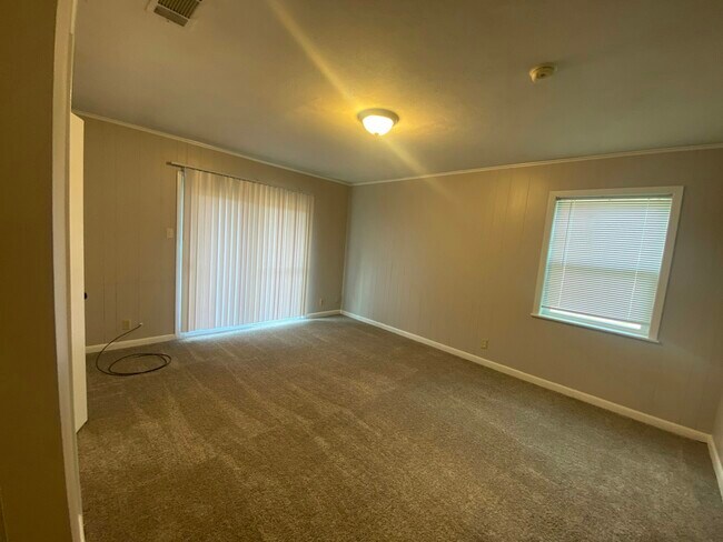 Foto del edificio - 2729 Mccarley Dr