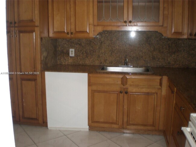 Foto del edificio - 1460 NE 169th St