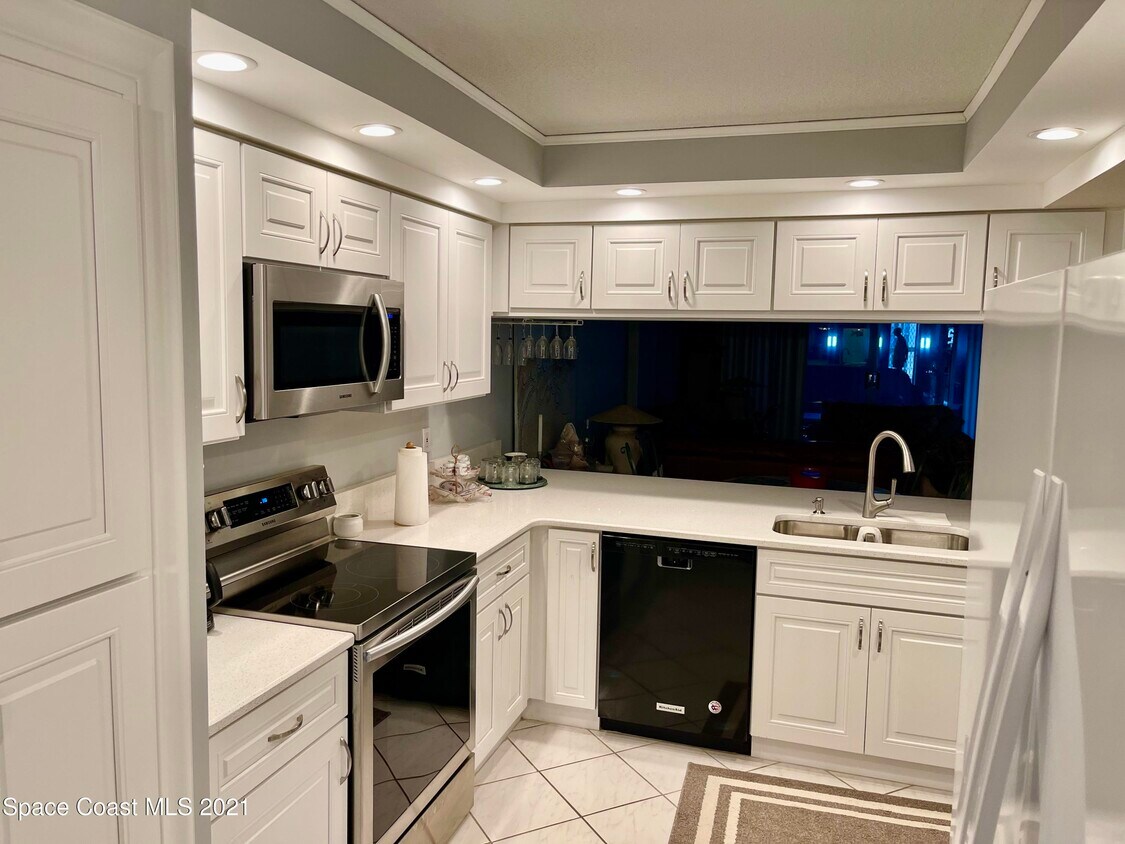 Foto principal - 3450 Ocean Beach Blvd