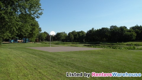 Building Photo - 717 Circle Dr