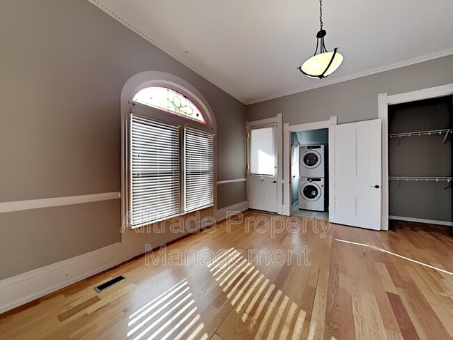 Foto del edificio - 2333 Sycamore Ave