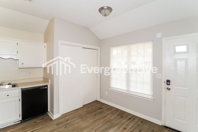 Foto del edificio - 5248 Bucksport Ln