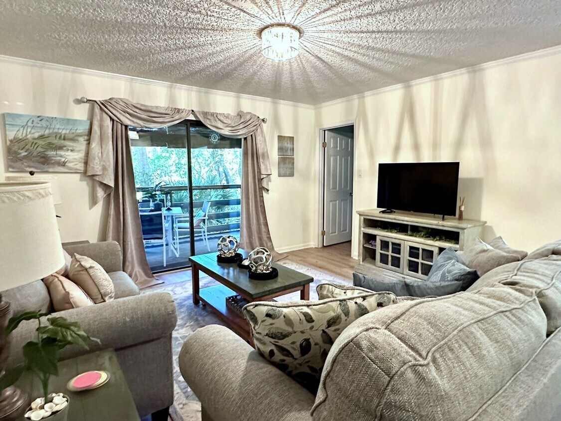 Close to Beach, Shopping, Restaurants! Fu... - Close to Beach, Shopping, Restaurants!  Fu...