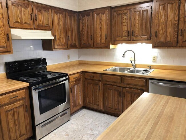 Foto del edificio - 2303 Garden Park Ct