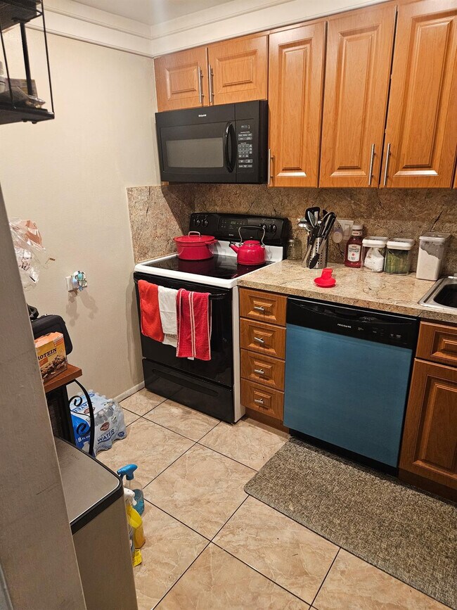 Foto del edificio - 3710 Inverrary Dr