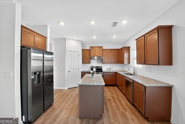 Building Photo - 233 Bloomfield Cir