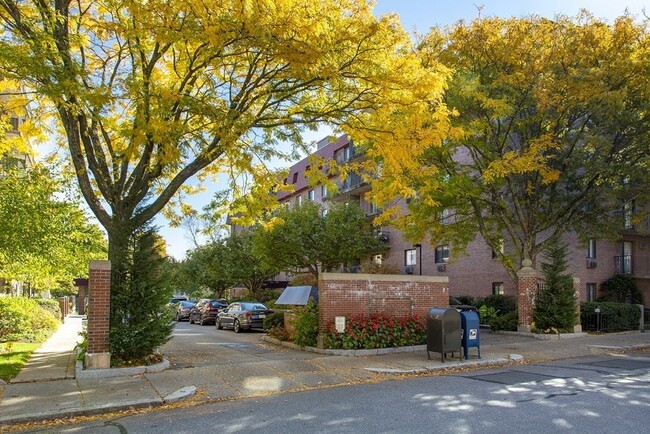 Photo - 125 Pleasant St Apartment